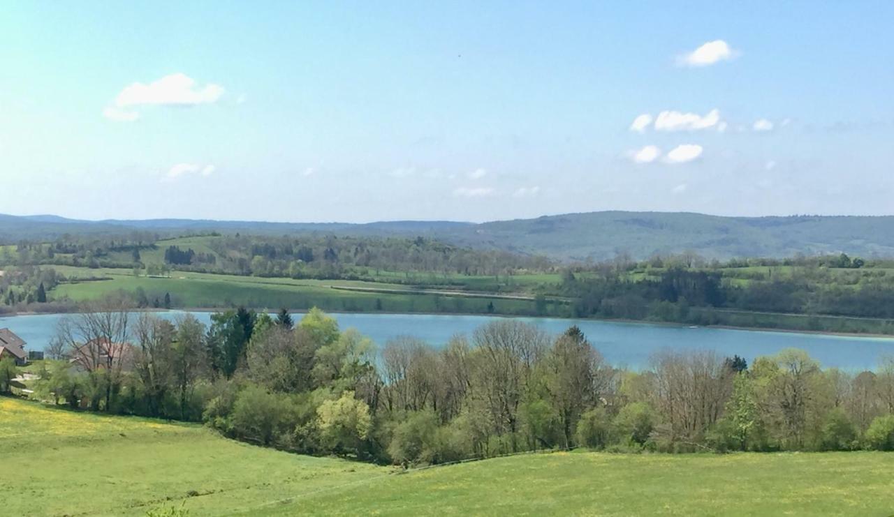 Gite Des Lacs Jumeaux แคลวูซ์-เลส์-ลาคส์ ภายนอก รูปภาพ